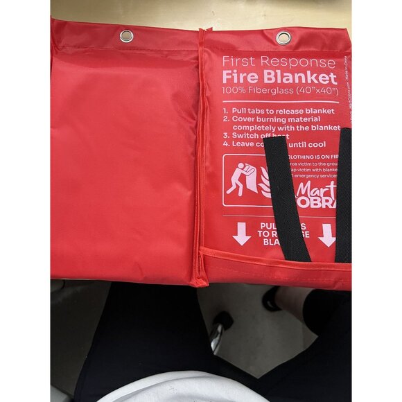 First Response Fire Blanket 100% Fiberglass 40"x40" Pull Tabs Release Blanket Ma - Picture 2 of 2